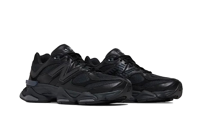 New Balance 9060
Triple Black