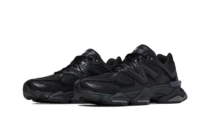 New Balance 9060
Triple Black